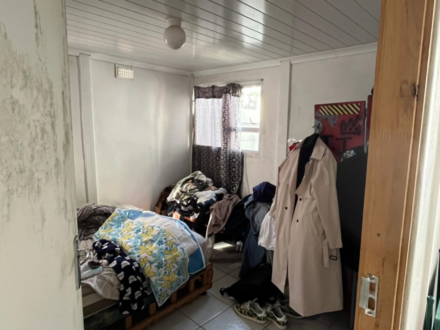 5 Bedroom Property for Sale in Grassy Park Western Cape